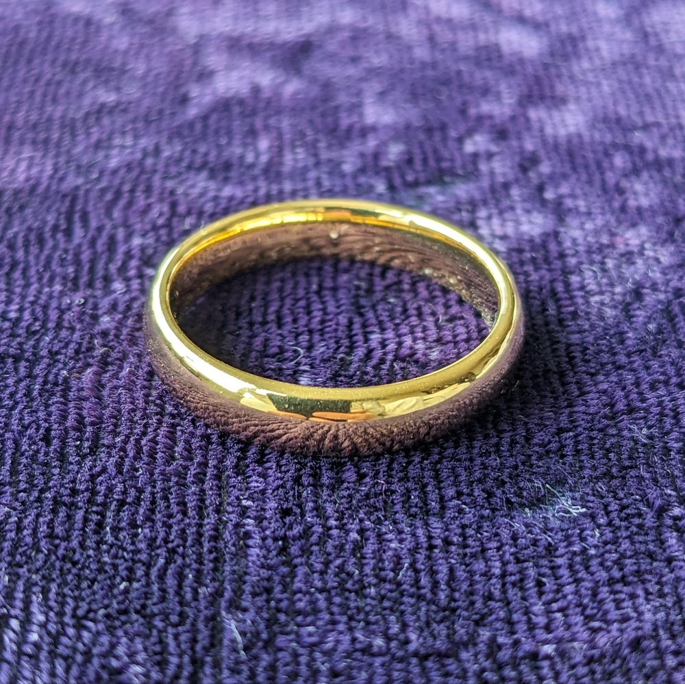 Women's Luxury Tungsten Band Ring, 18K Gold Plated, Size 6.75
